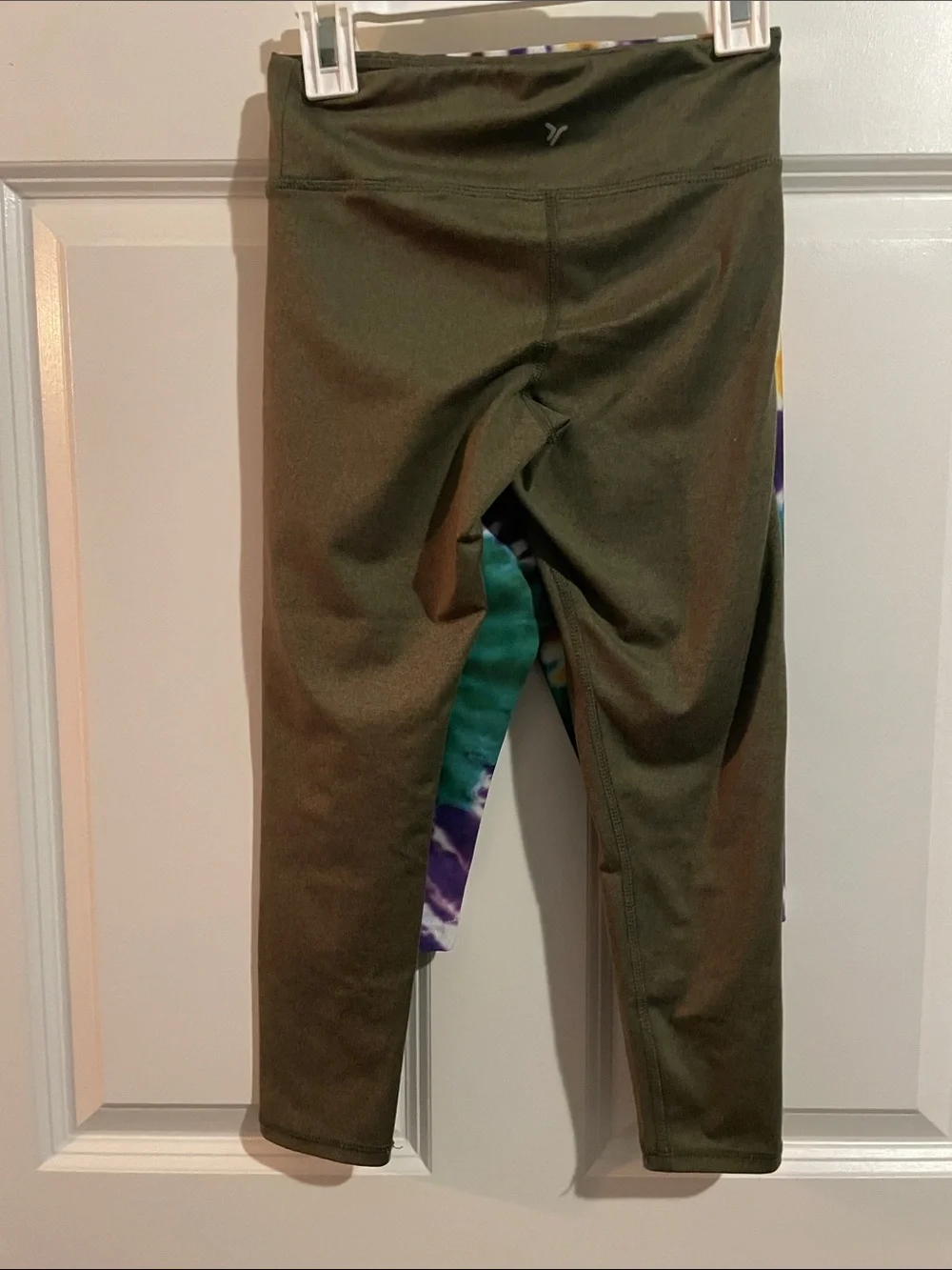 Girls Mardi Gras Capri & Olive 7/8 leggings Size S